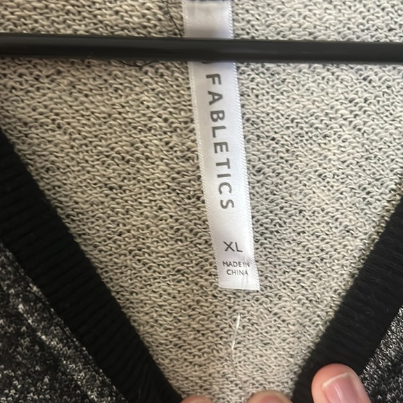 Bnwot Fabletics Cropped Crewneck Size XL - Picture 3 of 4